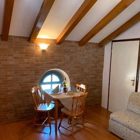 Lovely Studio Apartments Mali Raj Врсар Экстерьер фото