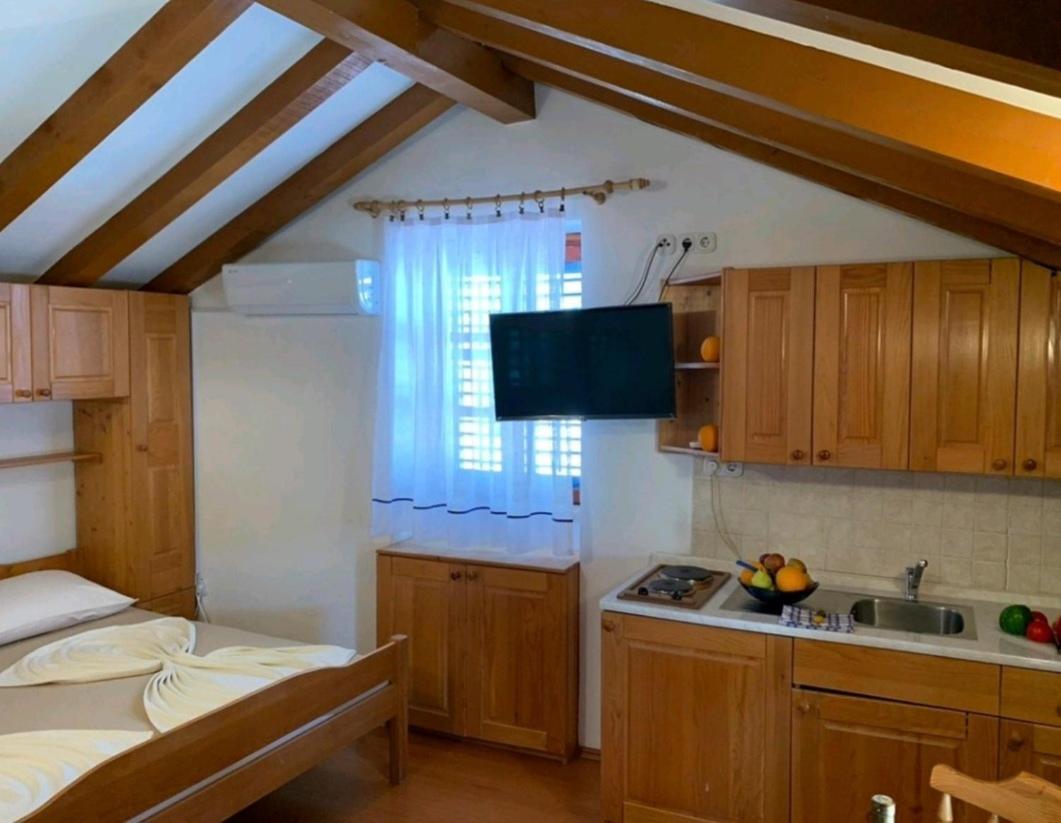 Lovely Studio Apartments Mali Raj Врсар Экстерьер фото