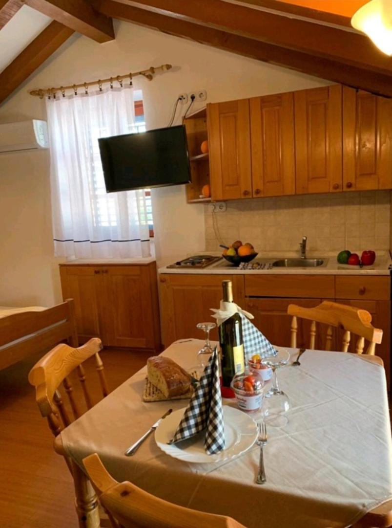Lovely Studio Apartments Mali Raj Врсар Экстерьер фото