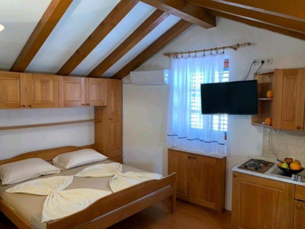Lovely Studio Apartments Mali Raj Врсар Экстерьер фото